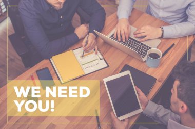 ofiste çalışan iş adamları   