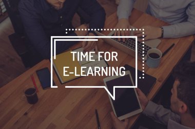 İşadamları gadget'lar ile çalışma