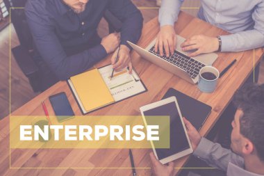 İşadamları gadget'lar ile çalışma