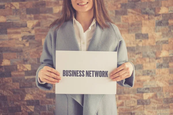 Γυναίκα παρουσίαση δικτύου επιχειρηματικής ιδέας — Φωτογραφία Αρχείου