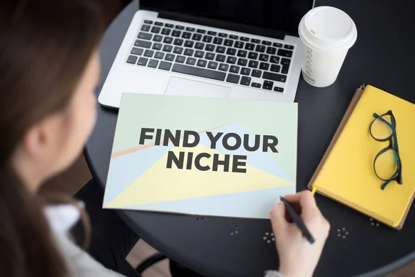 ENCUENTRE SU CONCEPTO NICHE — Foto de Stock