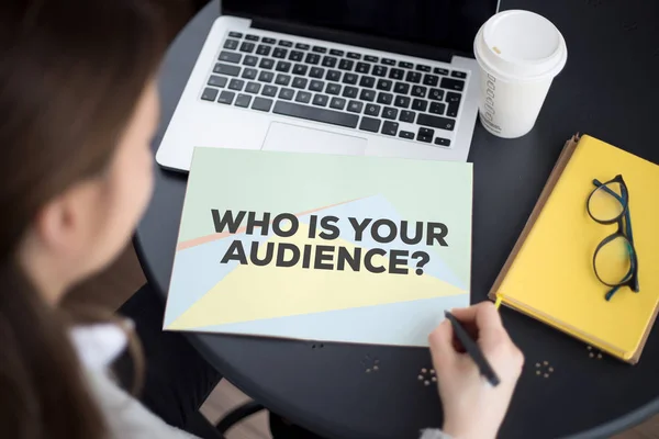 WHO IS YOUR AUDIENCE? CONCEPT — Stock Photo, Image