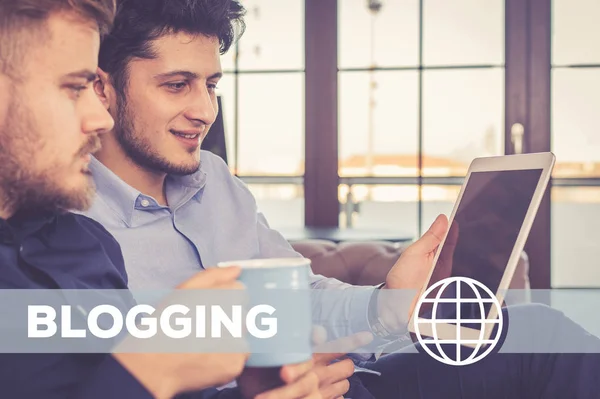 Concept de la technologie de blogging — Photo