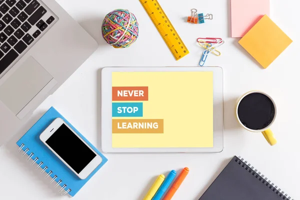 NEVER STOP LEARNING CONCEPT — 스톡 사진