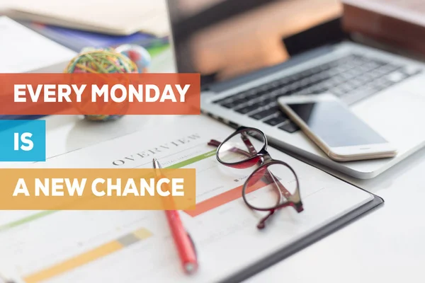 Varje måndag är en ny chans-konceptet — Stockfoto