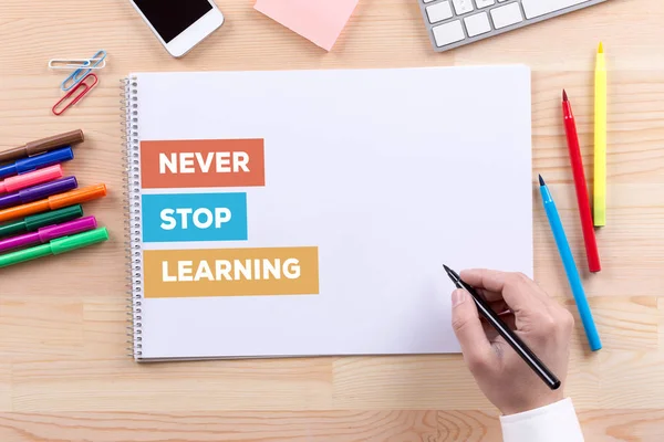NEVER STOP LEARNING CONCEPT — Stock fotografie