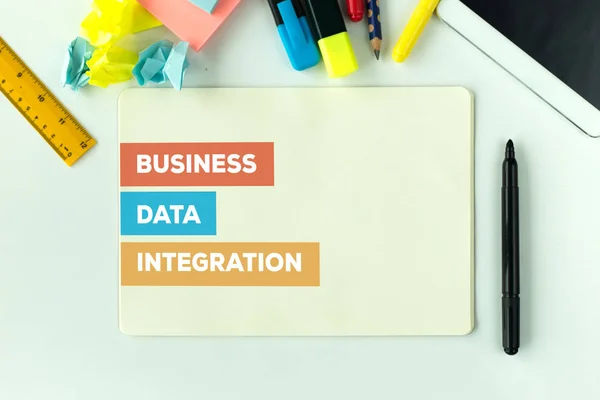 BUSINESS DATA INTEGRATION КОНСЕПТ — стокове фото