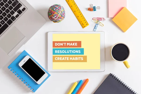 JANGAN MEMBUAT RESOLUTIONS CREATE HABITS — Stok Foto