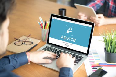 Tavsiye kavram ekranda 