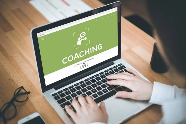 Coaching a koncepció a képernyőn — Stock Fotó