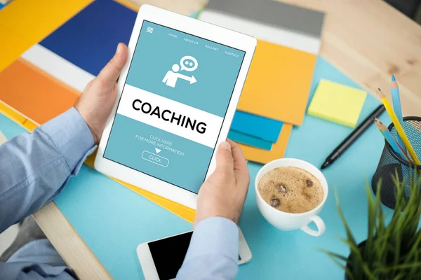 Концепція COACHING на екрані — стокове фото