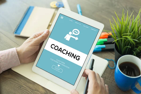 Концепция COACHING на экране — стоковое фото