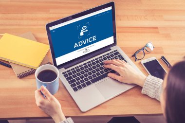 Tavsiye kavram ekranda 