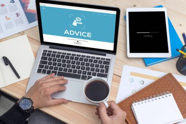 Tavsiye kavram ekranda 