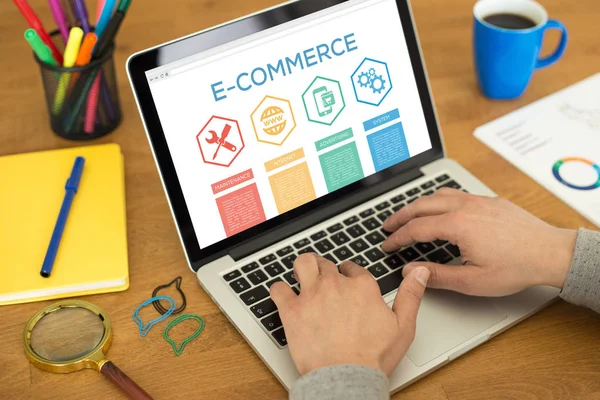 Conceito de E-Commerce com ícones — Fotografia de Stock