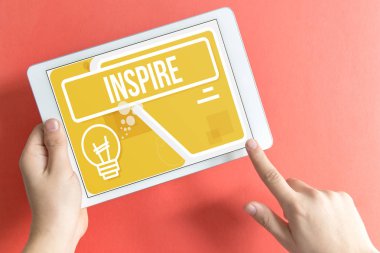 işadamı tablet kullanma