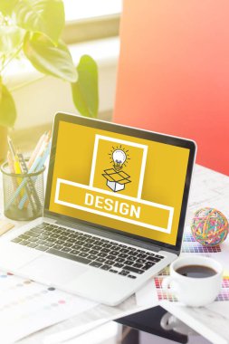 Konsept dizüstü bilgisayar ekranında