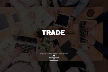 Kavram. Masa başında çalışan iş adamları 