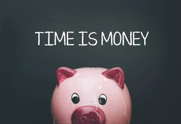 TIME IS MONEY КОНСЕПТ — стокове фото