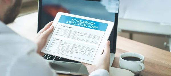 EDUCATION, SCHOLARSHIP CONCEPT — Stock Photo, Image