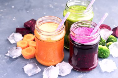 Sağlıklı sebze güler yüzlü