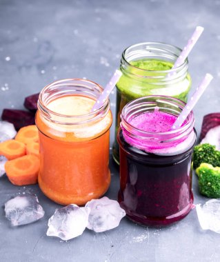 Sağlıklı sebze güler yüzlü