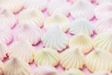 Küçük Meringues Yatay Tatlısını Kapat