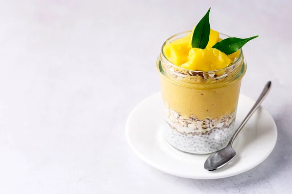 Tarro Vidrio Coco Sabroso Mango Chia Pudín Semillas Saludable Dieta — Foto de Stock