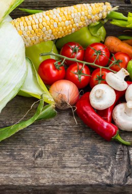 Sebze ahşap arka plan ayarla. Yakın çekim