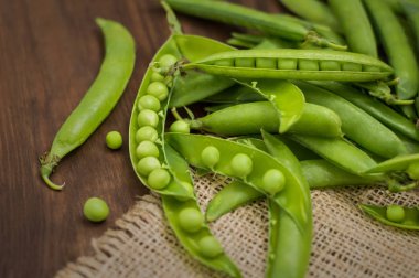 Sivas'tan üzerinde bezelye. Ahşap arka plan. Üstten Görünüm. Yakın çekim