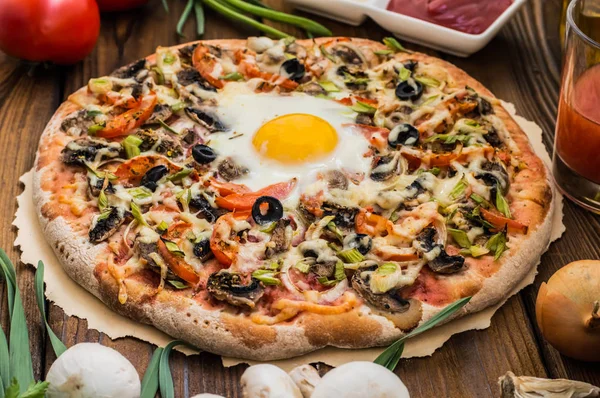 Pizza vegetariana. Antecedentes. Close-up — Fotografia de Stock