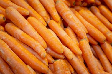 Havuç. Taze organik havuç piyasada. Arka plan doku havuç aldık. Yakın çekim. Üstten Görünüm