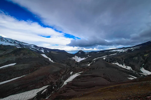 화산 풍경입니다. Avachinsky 화산-캄차카 반도의 활화산 러시아, 극동. — 스톡 사진