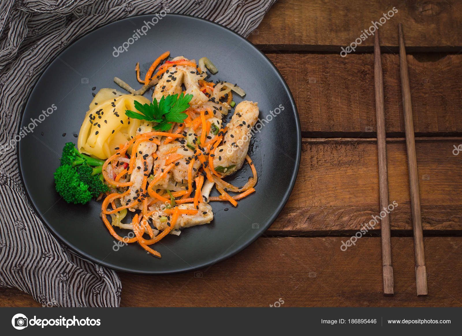 Салат из цветной капусты и курицы новейшие фото Салат из цветной капусты и курицы новые фото