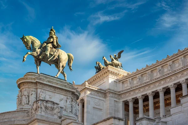 Statua equestre di Vittorio Emanuele, Altare della Patria, Piazza Venezia, Roma — Foto Stock