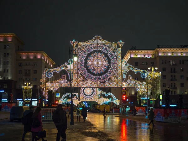 Moscou decorada para feriados de Ano Novo e Natal. Festival da luz. Gazetnyj pereulok Kamergersky lane — Fotografia de Stock