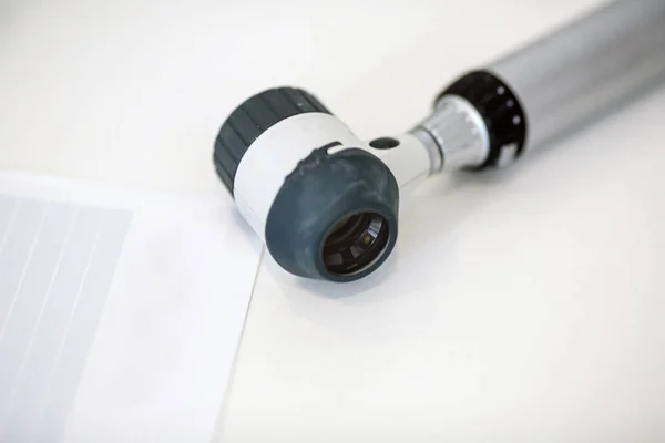 Dermatolojik ekipman: Dermatoscope