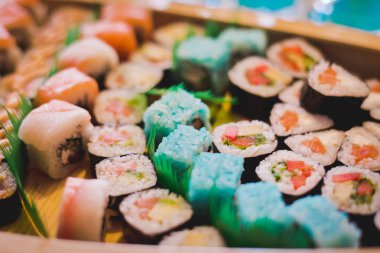 taze yapılmış suşi