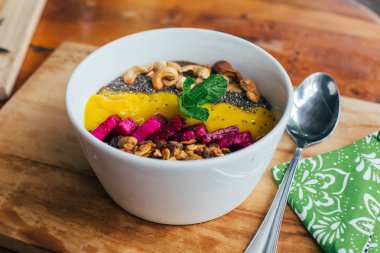 meyve ve fındık ile kabak püresi 