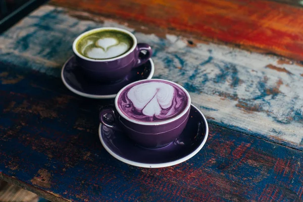 Färgglada kaffe i koppar — Stockfoto