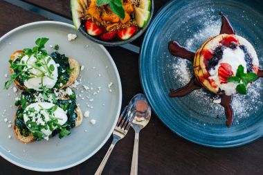 Kepekli tost ile avokado