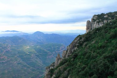 Montserrat yaz sezonunda. Katalonya. İspanya