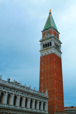 St. Mark 's Campanile Venedik, İtalya' daki Piazza San Marco 'da.