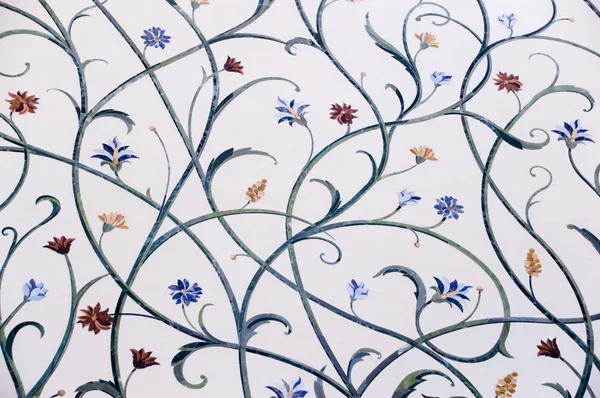 Blumenmuster an einer Wand in der großen Moschee Stockbild