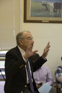 Chuck Grassley belediyede Guthrie Merkezi, Iowa, üzerinde 30 Mayıs 2017