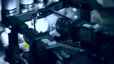 İlaç kalite kontrol ekipmanları. Makine denetim kalite tıbbi şişeleri