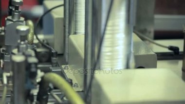 Canning fabrika üretim hattında. Kutu üretim sanayi