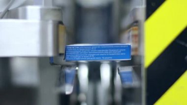 İlaç paketleme işlemini uyuşturucu. Eczane paket. Paketleme makinesi