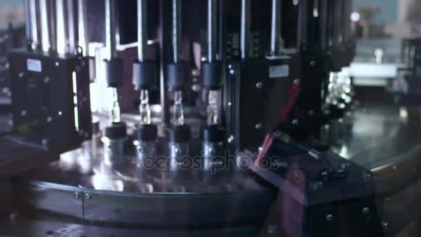 Pharmacy industry equipment. Modern pharmaceutical machine — Stock Video