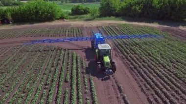 Tarımsal püskürtme tarım alanlarında sulama yapma. Sulama alanı